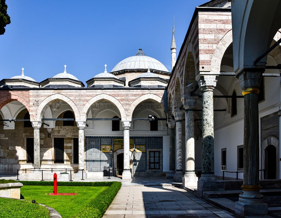 Topkapı Sarayı avlusu